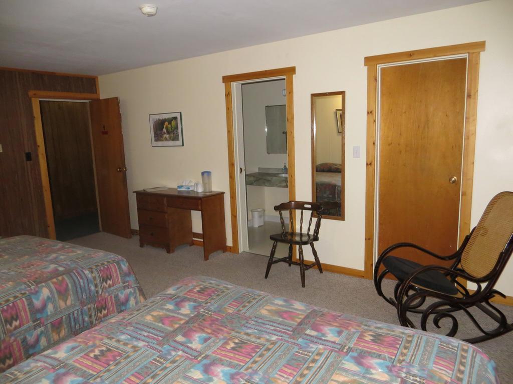 Black Cat Guest Ranch Brule Mines Экстерьер фото
